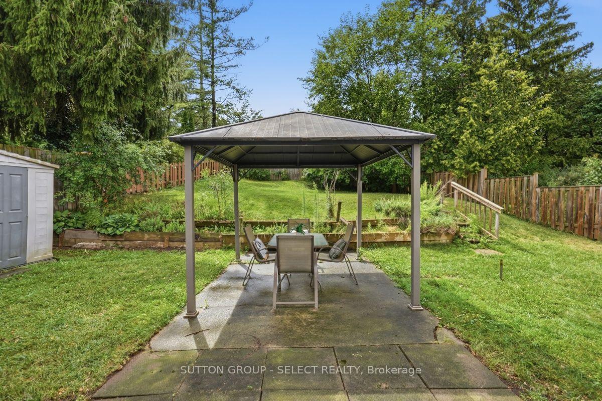 Photo 42 of 643 Widmore Drive, London, South O — HOMEH