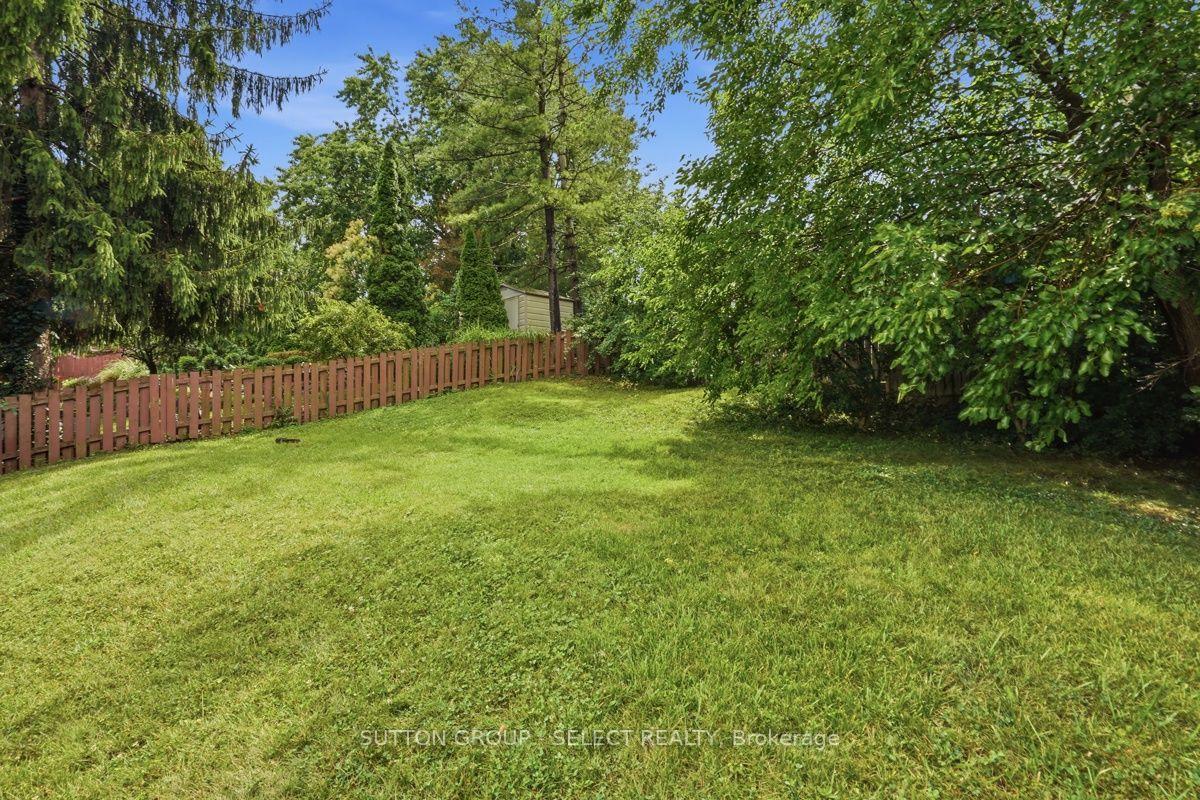 Photo 44 of 643 Widmore Drive, London, South O — HOMEH