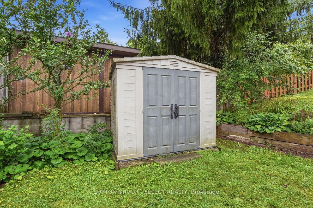Photo 47 of 643 Widmore Drive, London, South O — HOMEH