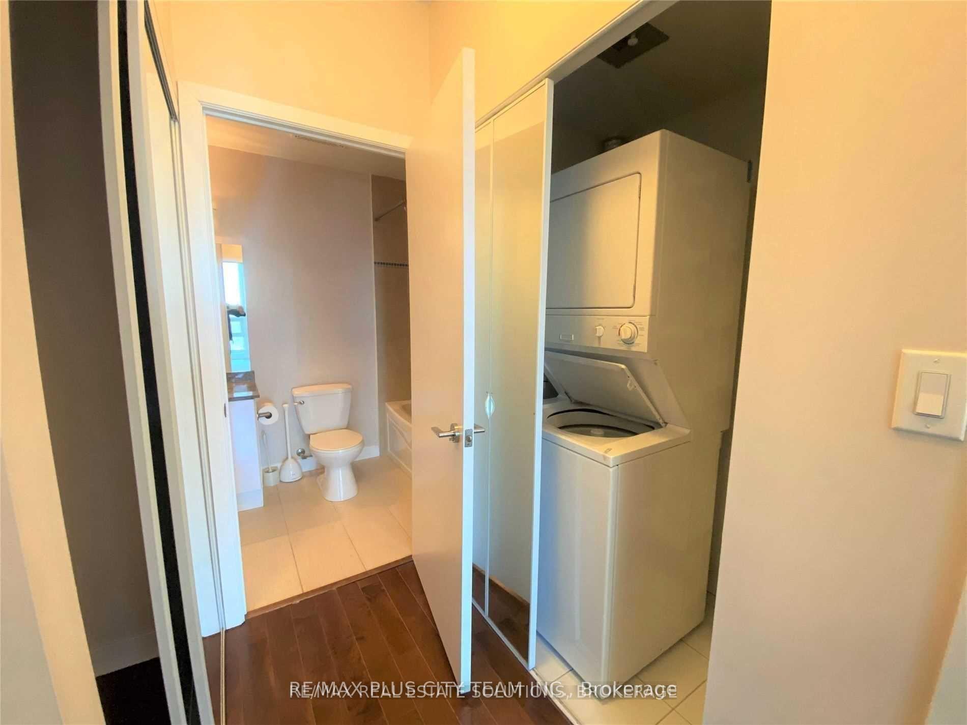 Photo 9 of Unit 3301, 18 Harbour Street, Toronto, Waterfront Communities — HOMEH
