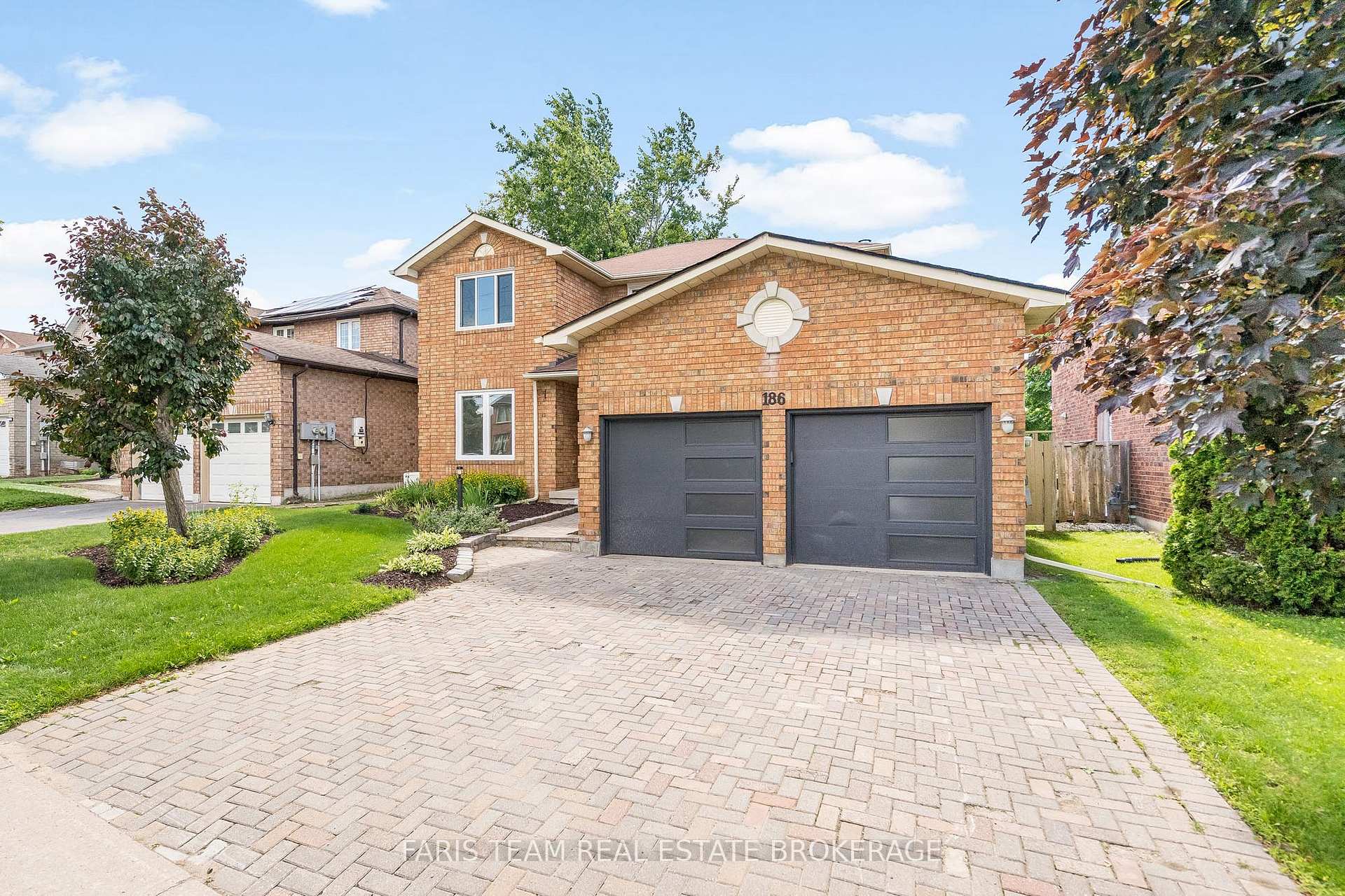 Photo 3 of 186 Ferndale Drive S, Barrie, Ardagh — HOMEH