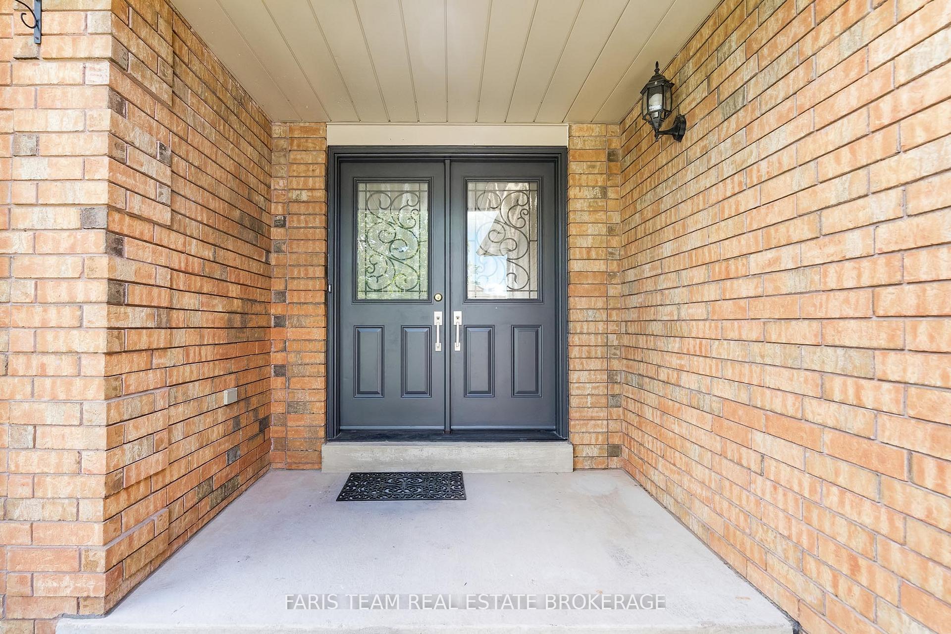Photo 4 of 186 Ferndale Drive S, Barrie, Ardagh — HOMEH