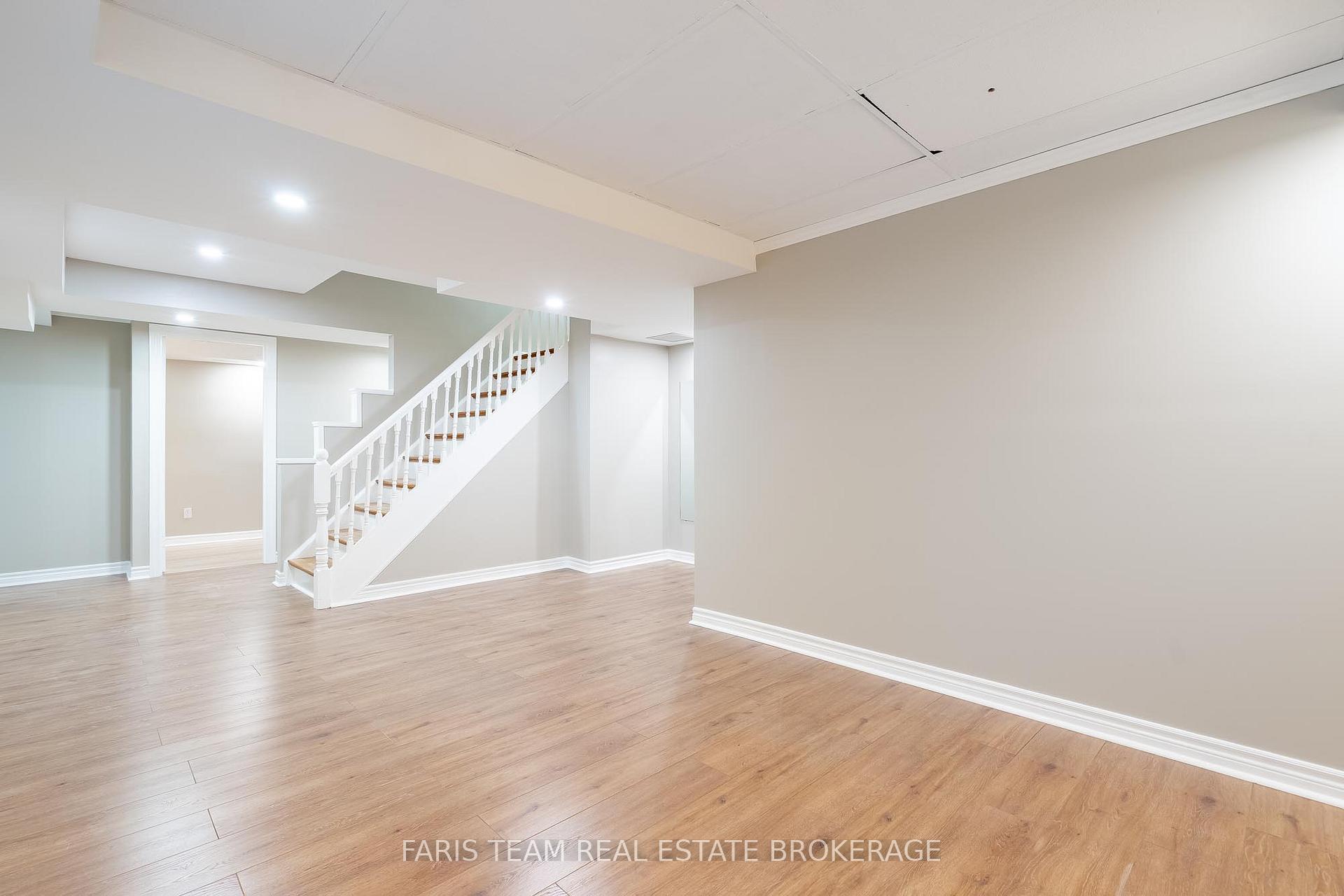 Photo 31 of 186 Ferndale Drive S, Barrie, Ardagh — HOMEH