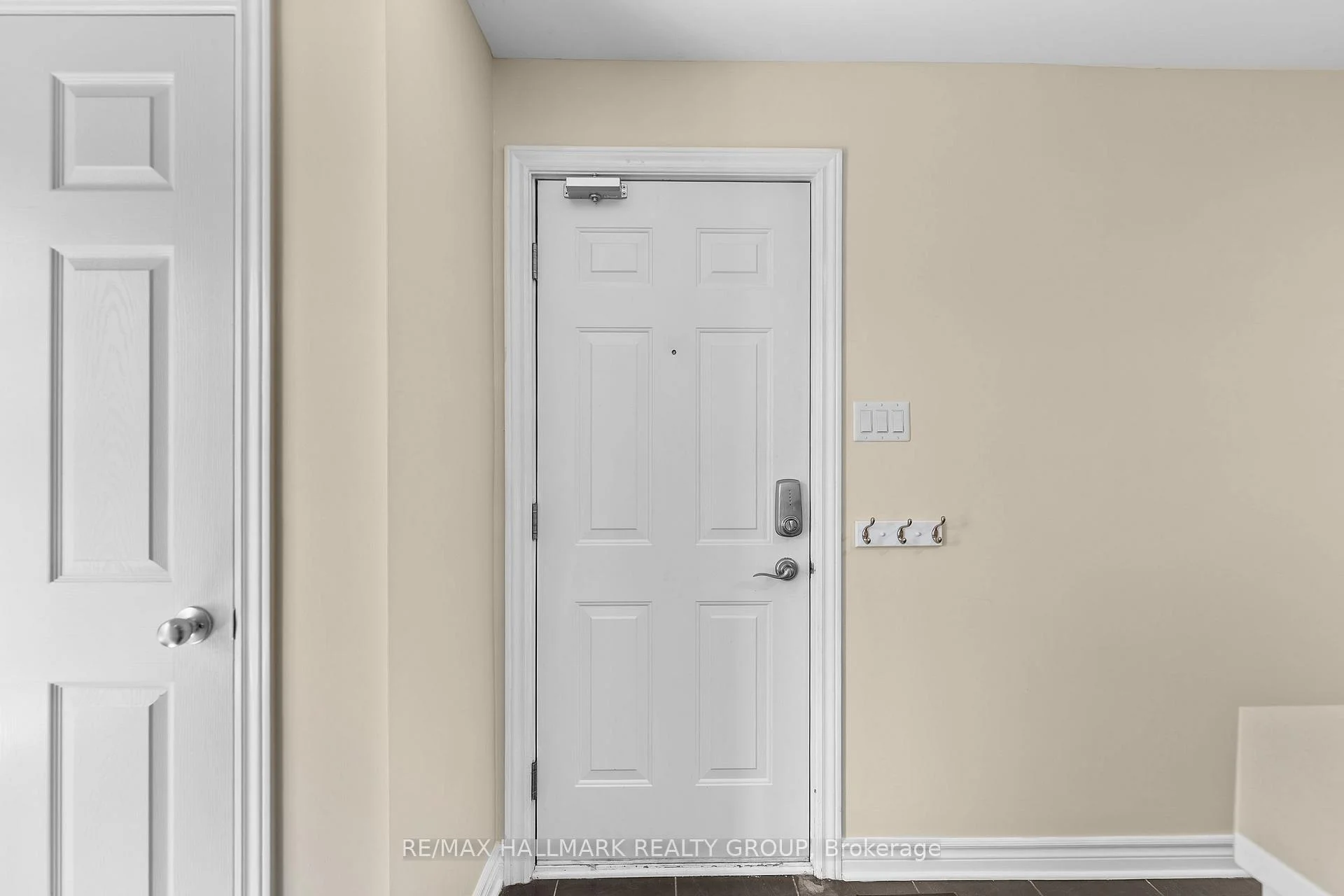 Photo 8 of Unit A, 541 Chapman Mills Drive, Ottawa, Barrhaven - Strandherd — HOMEH