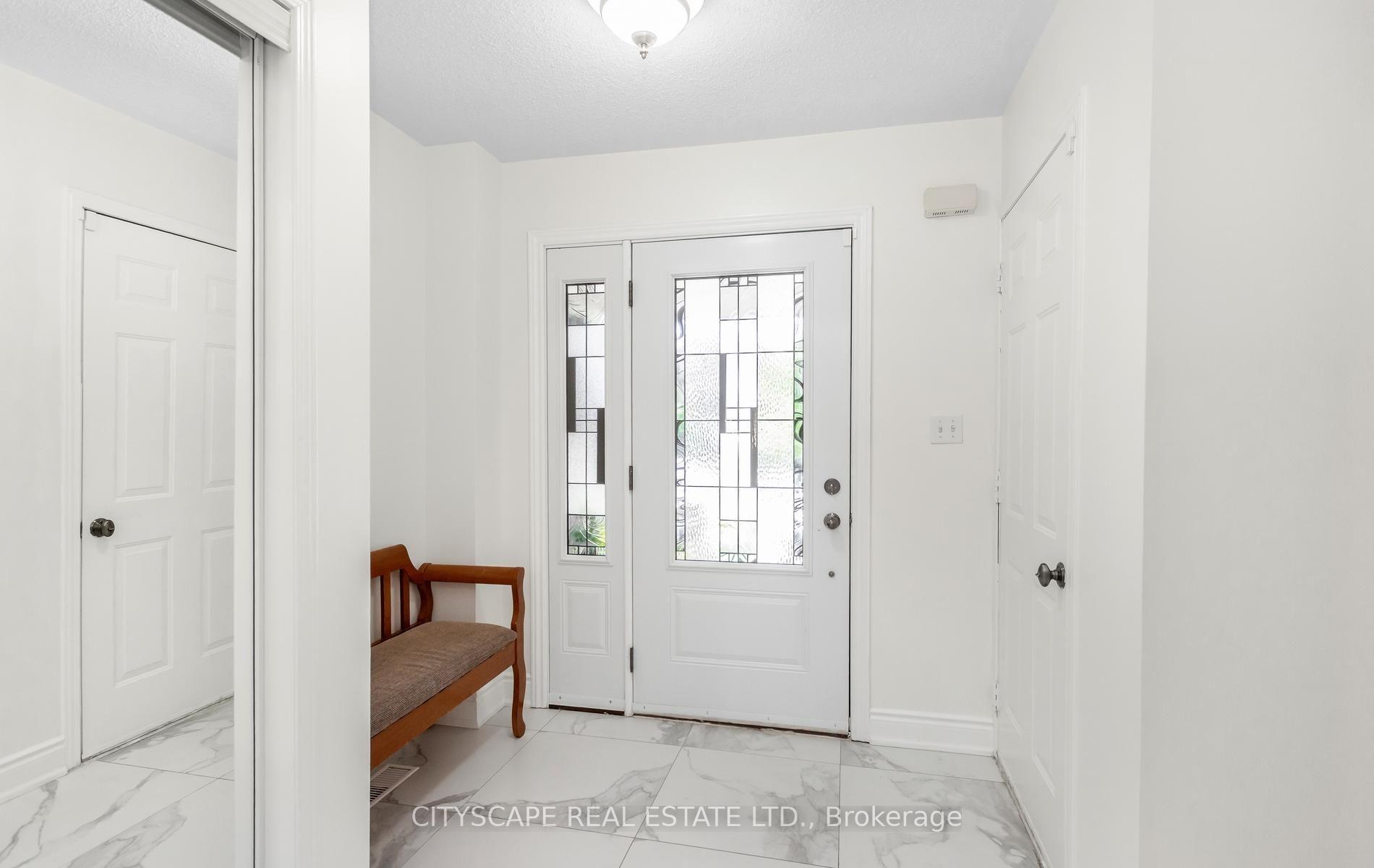 Photo 3 of 5685 Topaz Place, Mississauga, Churchill Meadows — HOMEH