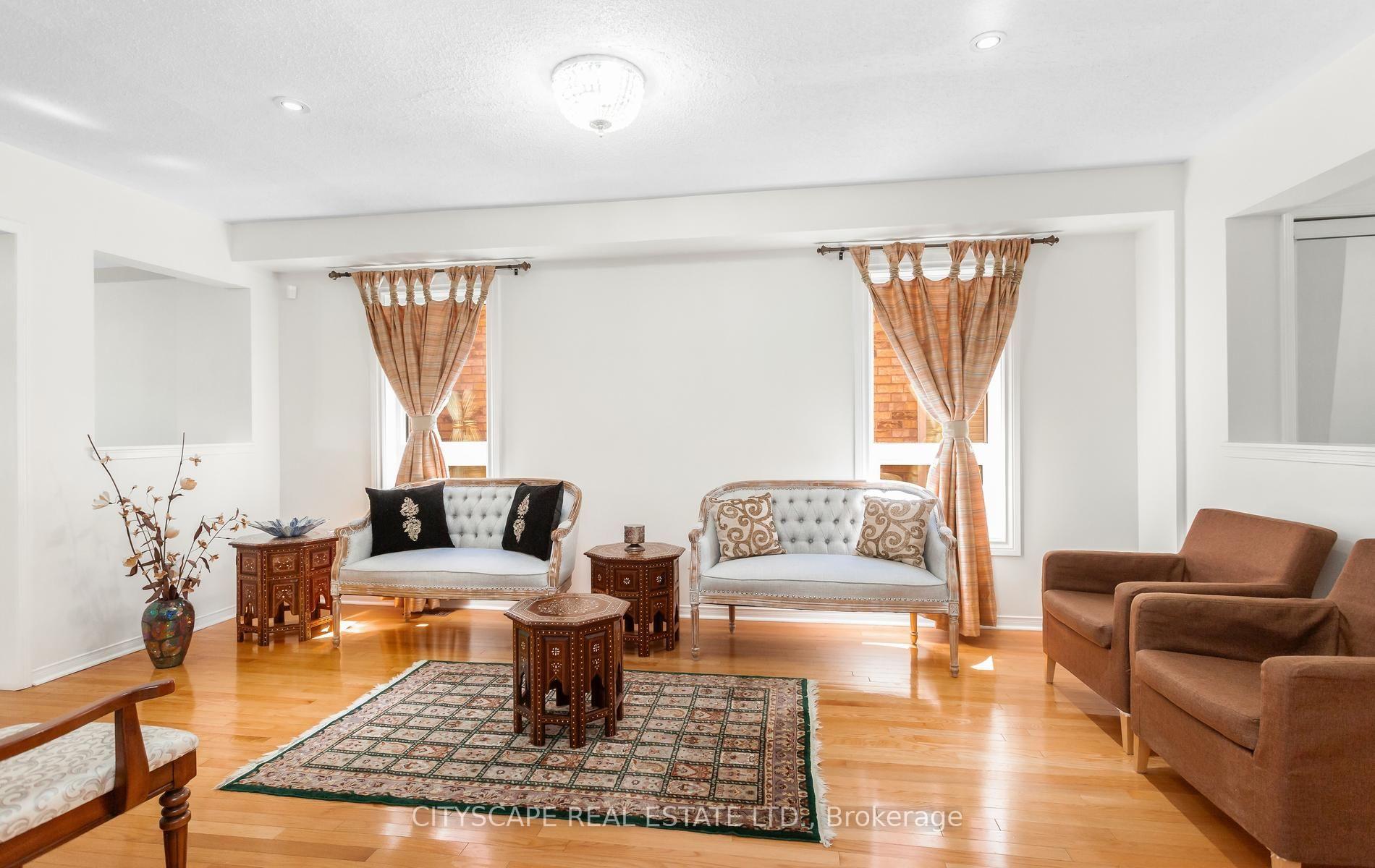Photo 8 of 5685 Topaz Place, Mississauga, Churchill Meadows — HOMEH