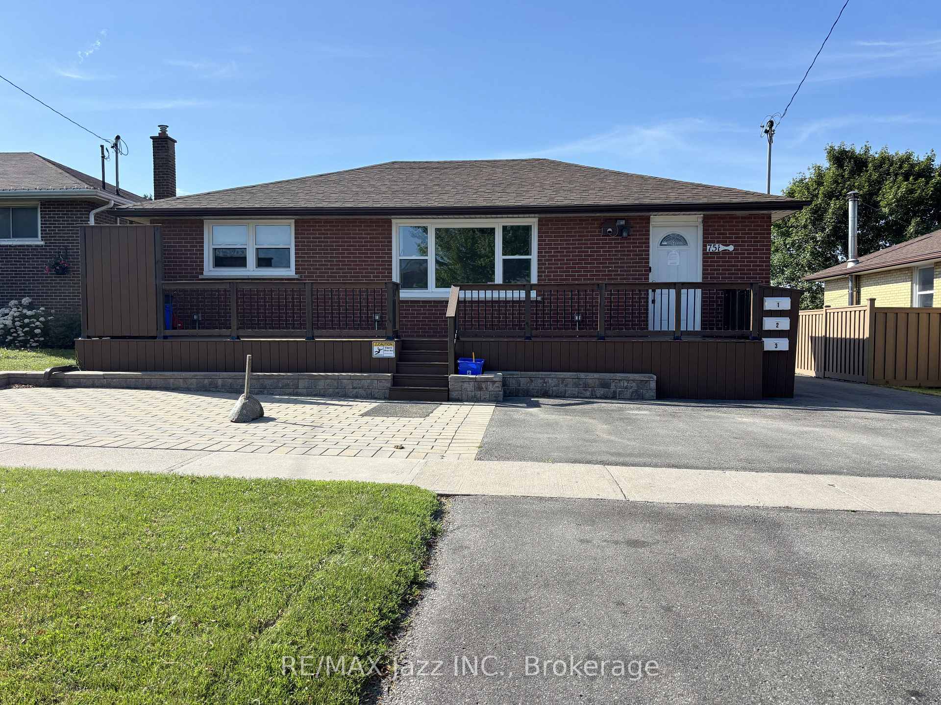 Photo 1 of Unit Unit 1, 751 Phillip Murray Avenue, Oshawa, Lakeview — HOMEH