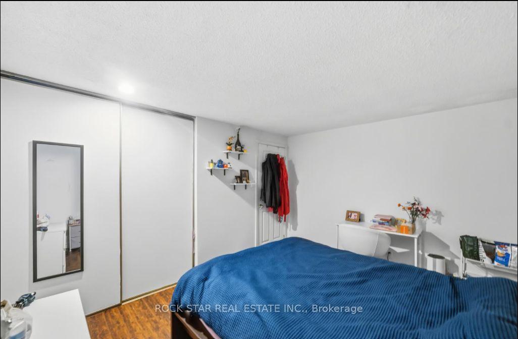 Photo 5 of 402 Midwood Crescent, Waterloo, Beechwood West — HOMEH