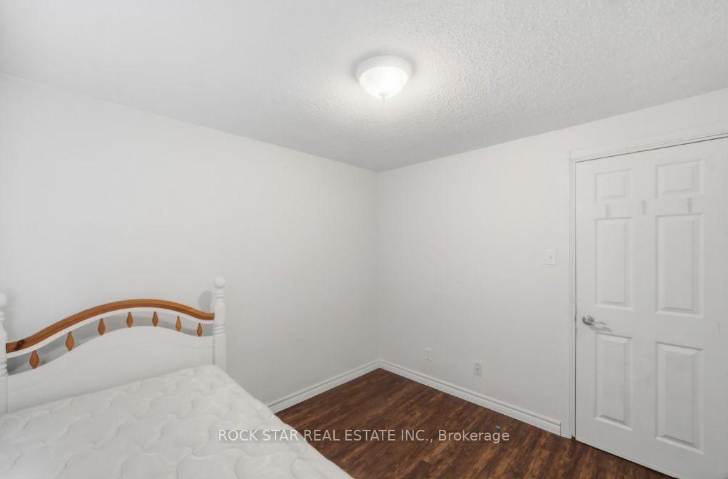 Photo 7 of 402 Midwood Crescent, Waterloo, Beechwood West — HOMEH