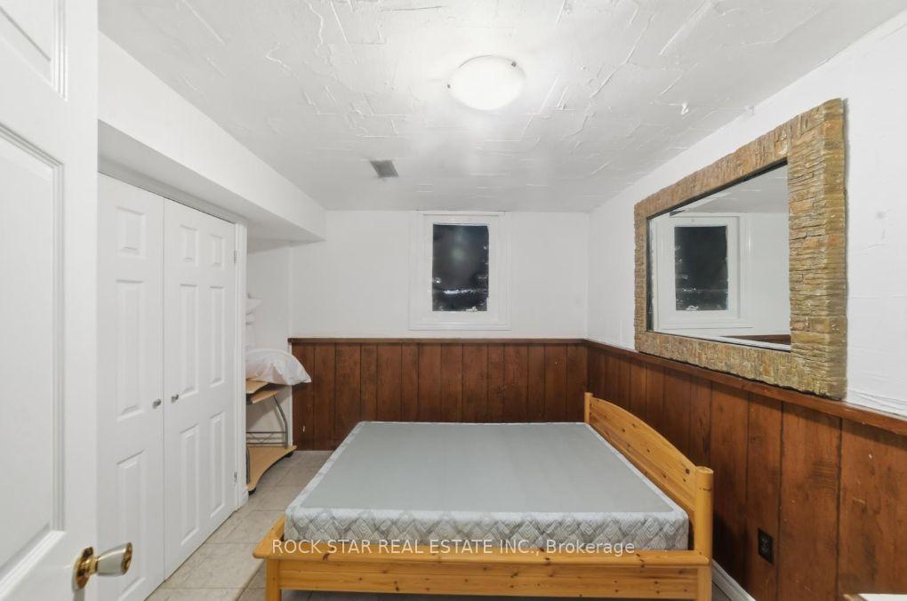 Photo 9 of 402 Midwood Crescent, Waterloo, Beechwood West — HOMEH