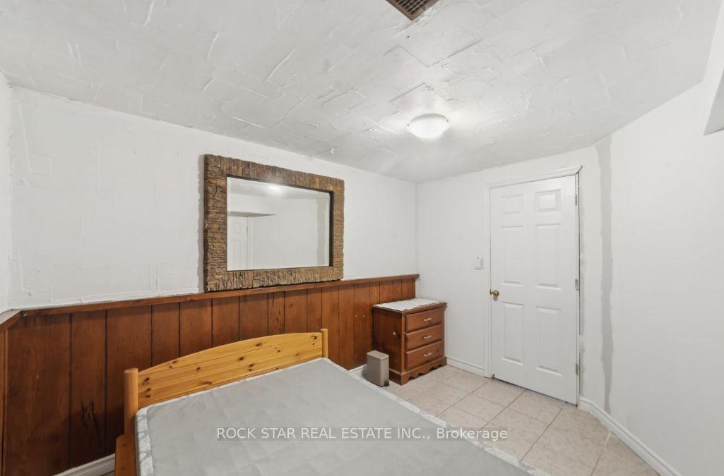 Photo 15 of 402 Midwood Crescent, Waterloo, Beechwood West — HOMEH