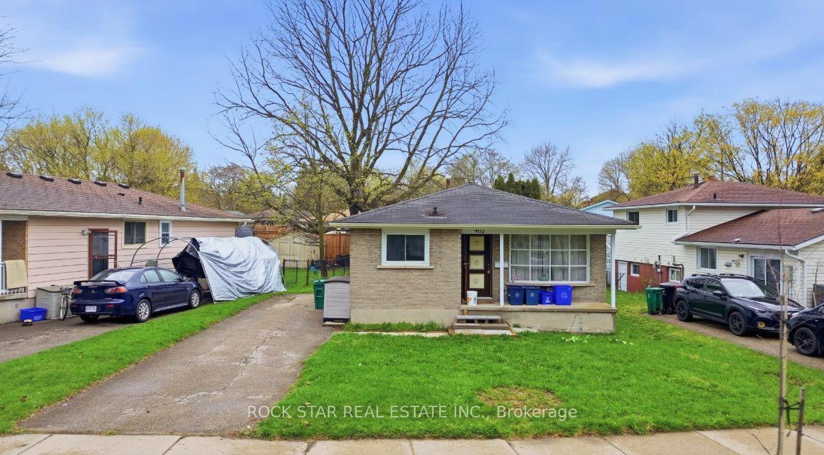Photo 12 of 402 Midwood Crescent, Waterloo, Beechwood West — HOMEH