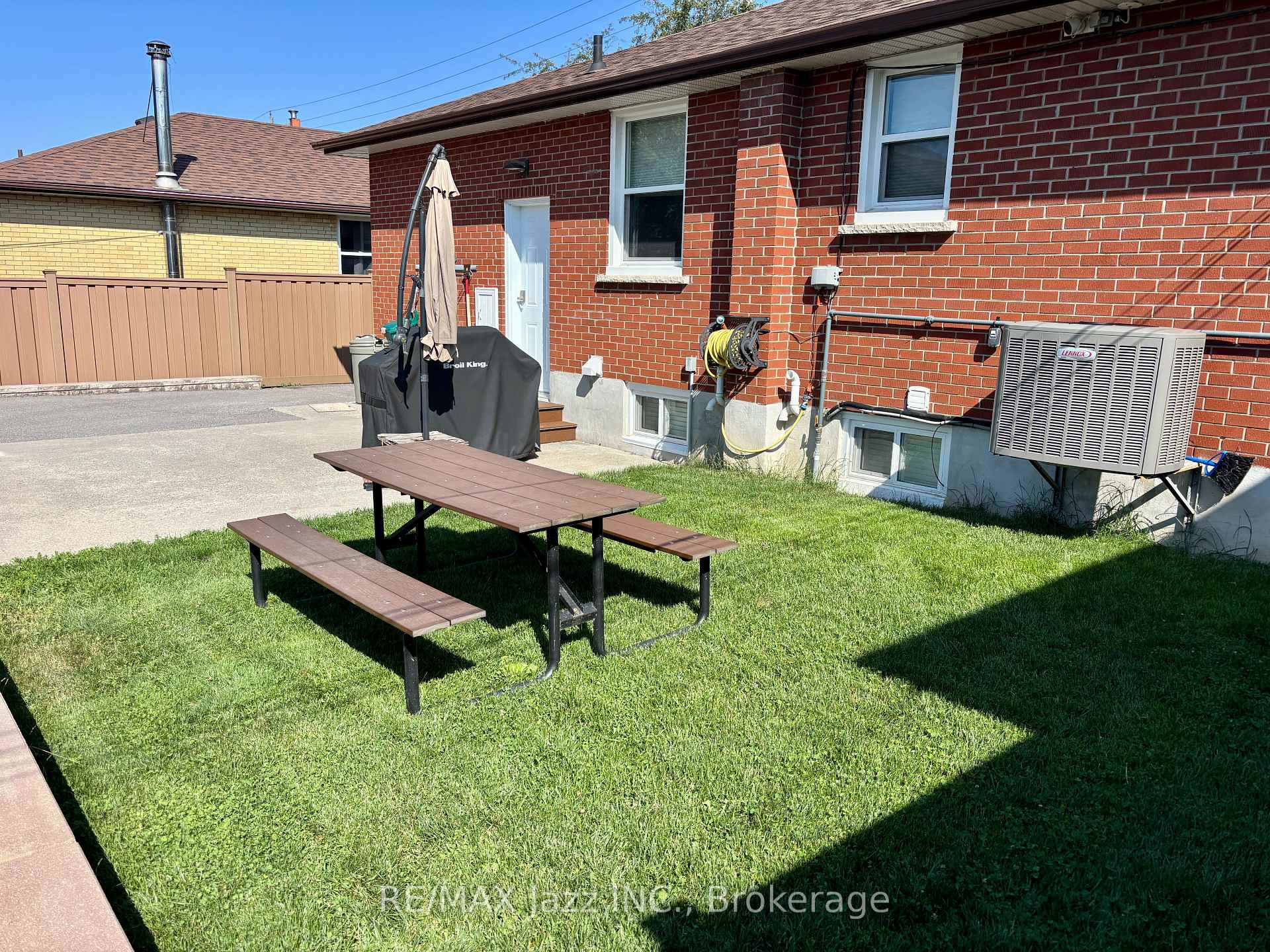 Photo 1 of Unit Unit 2, 751 Phillip Murray Avenue, Oshawa, Lakeview — HOMEH