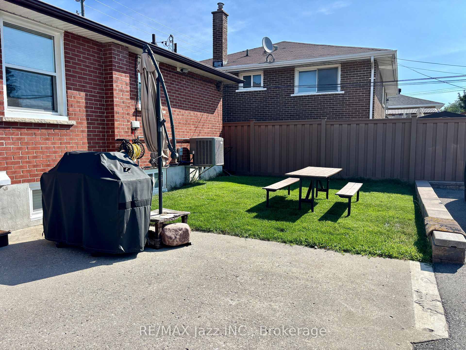 Photo 2 of Unit Unit 2, 751 Phillip Murray Avenue, Oshawa, Lakeview — HOMEH