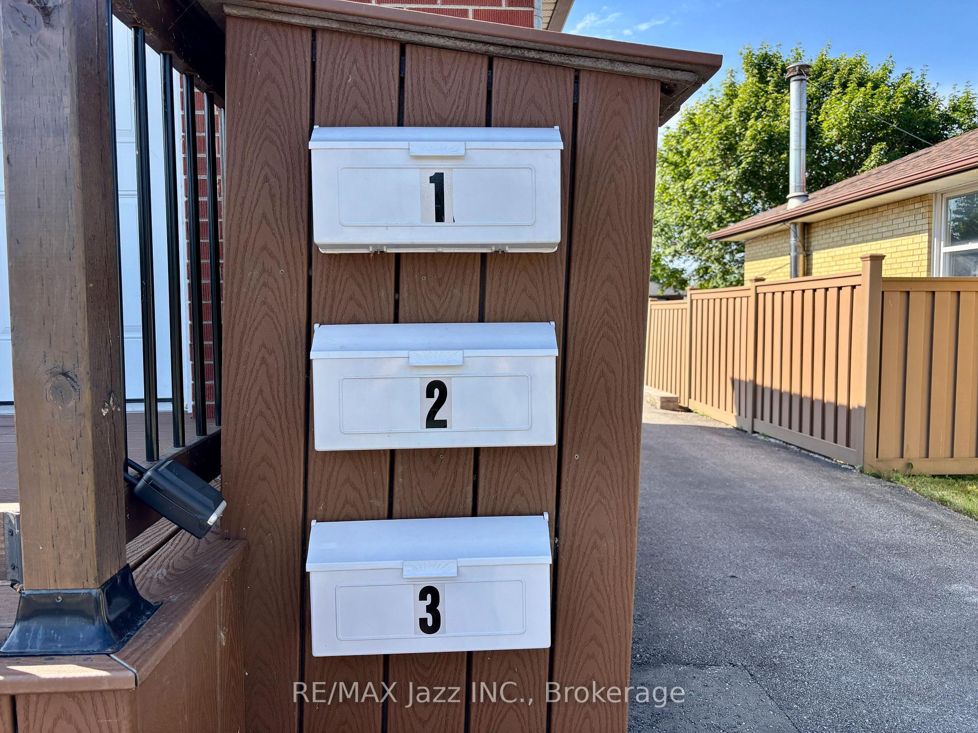 Photo 3 of Unit Unit 2, 751 Phillip Murray Avenue, Oshawa, Lakeview — HOMEH