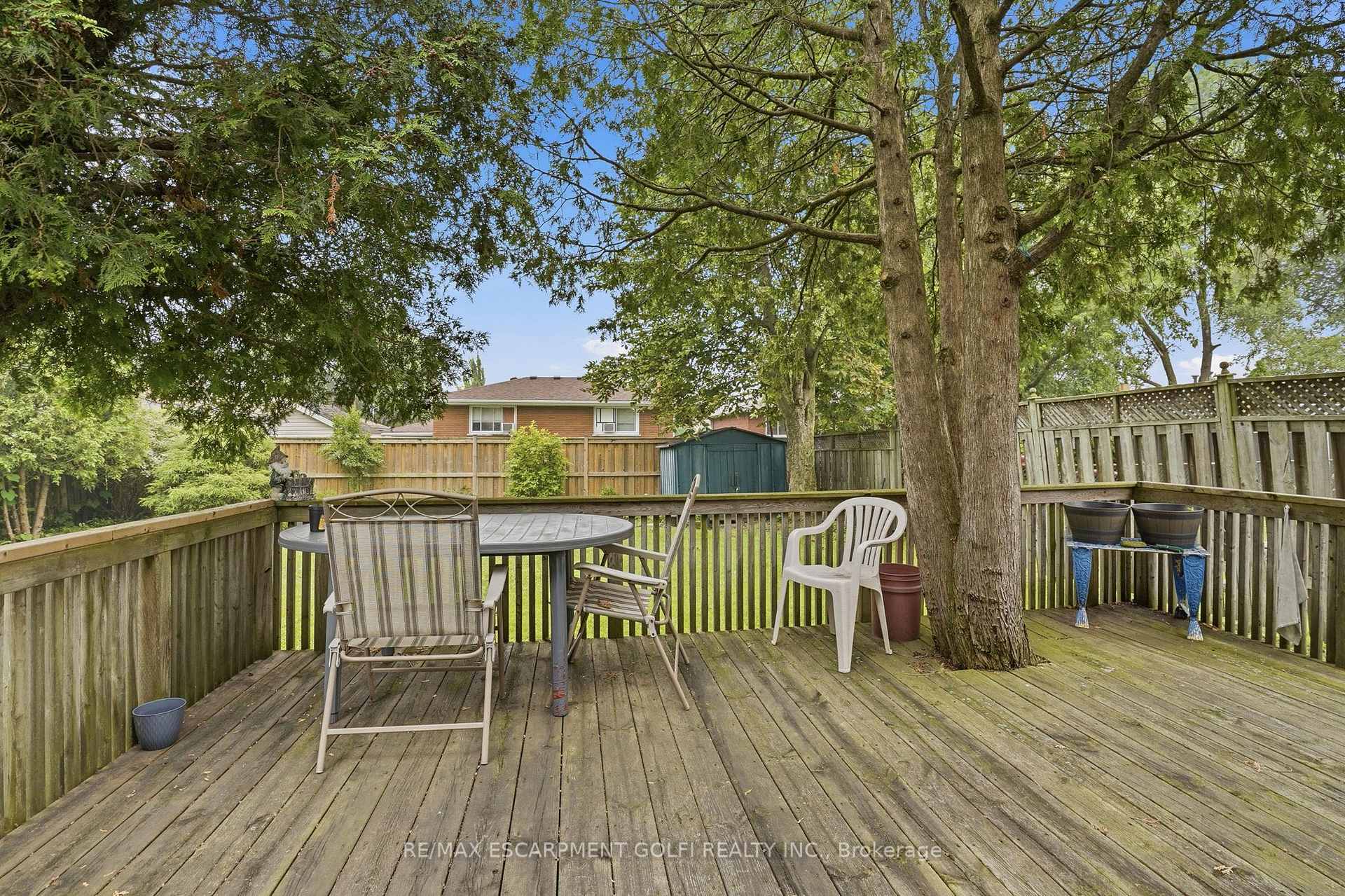 Photo 5 of 834 Mohawk Road E, Hamilton, Hampton Heights — HOMEH