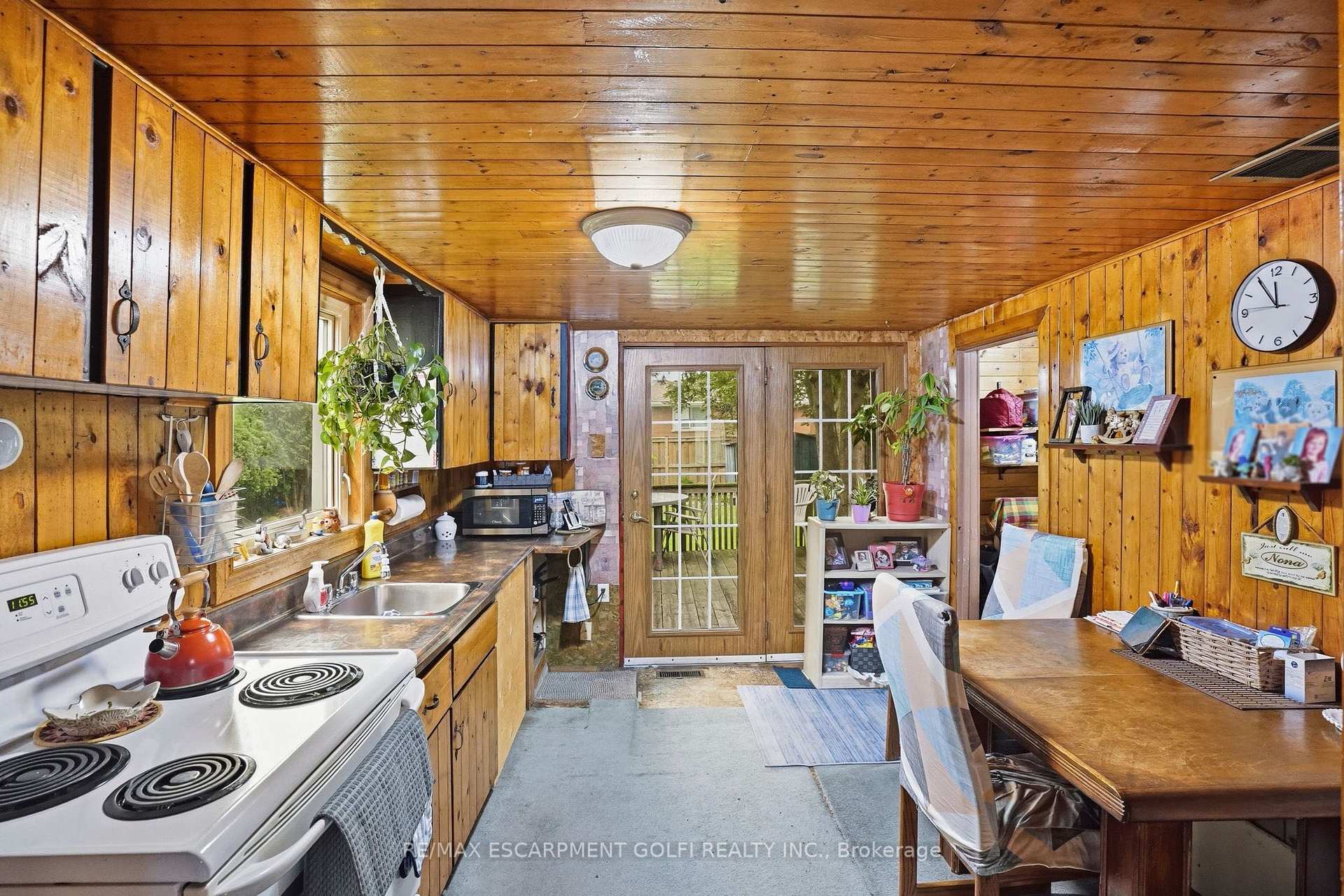 Photo 7 of 834 Mohawk Road E, Hamilton, Hampton Heights — HOMEH