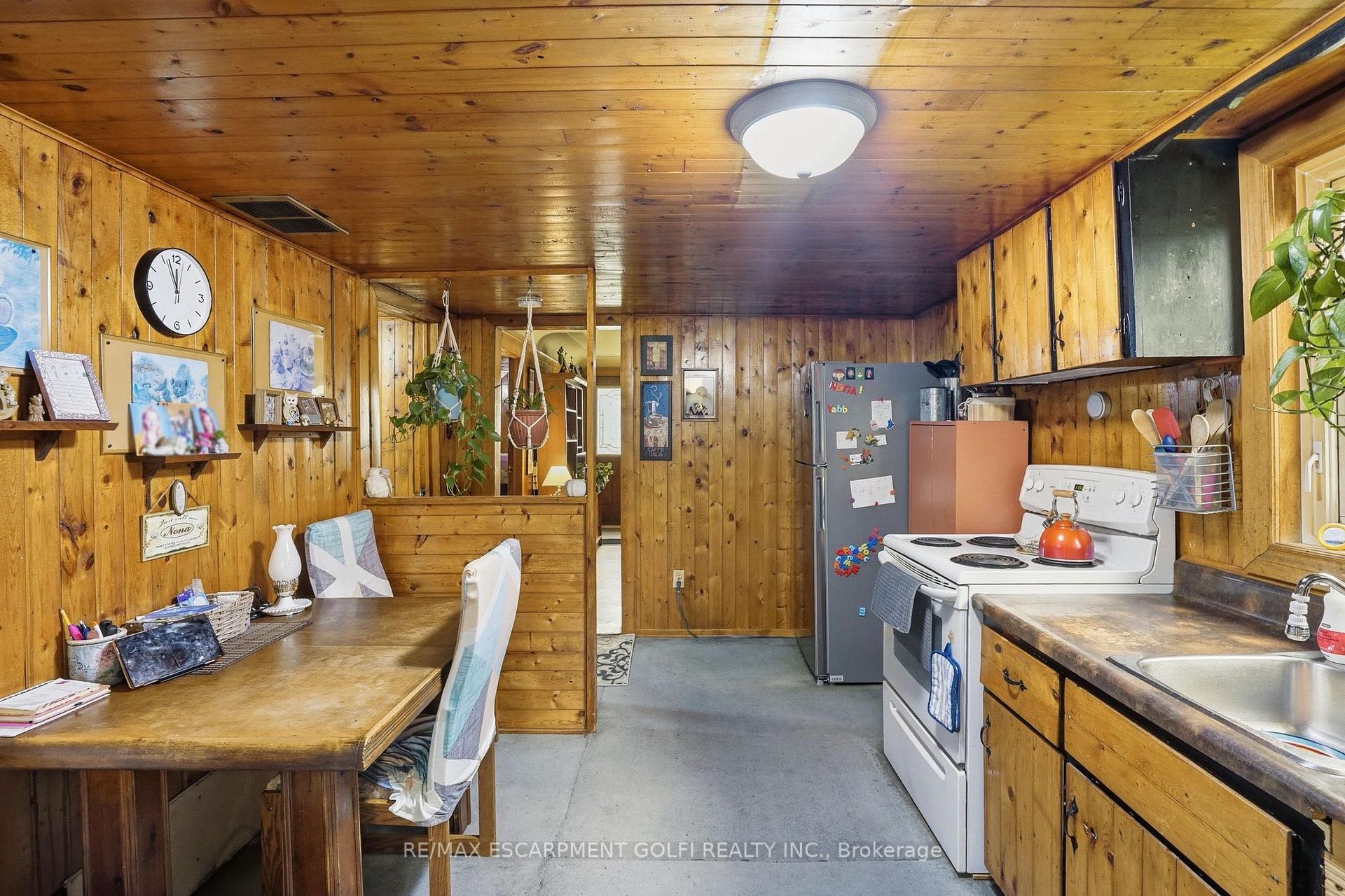 Photo 8 of 834 Mohawk Road E, Hamilton, Hampton Heights — HOMEH