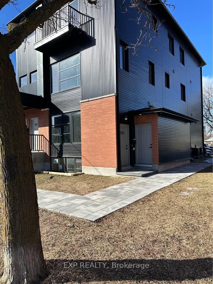 Photo 3 of 255 Presland Road, Ottawa, Overbrook/Castle Heights — HOMEH