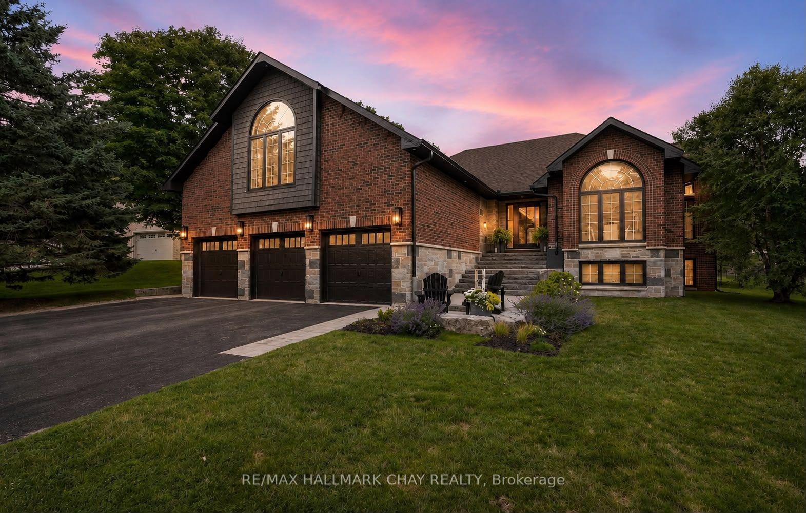 Photo 1 of 32 Forest Hill Drive, Springwater, Midhurst — HOMEH