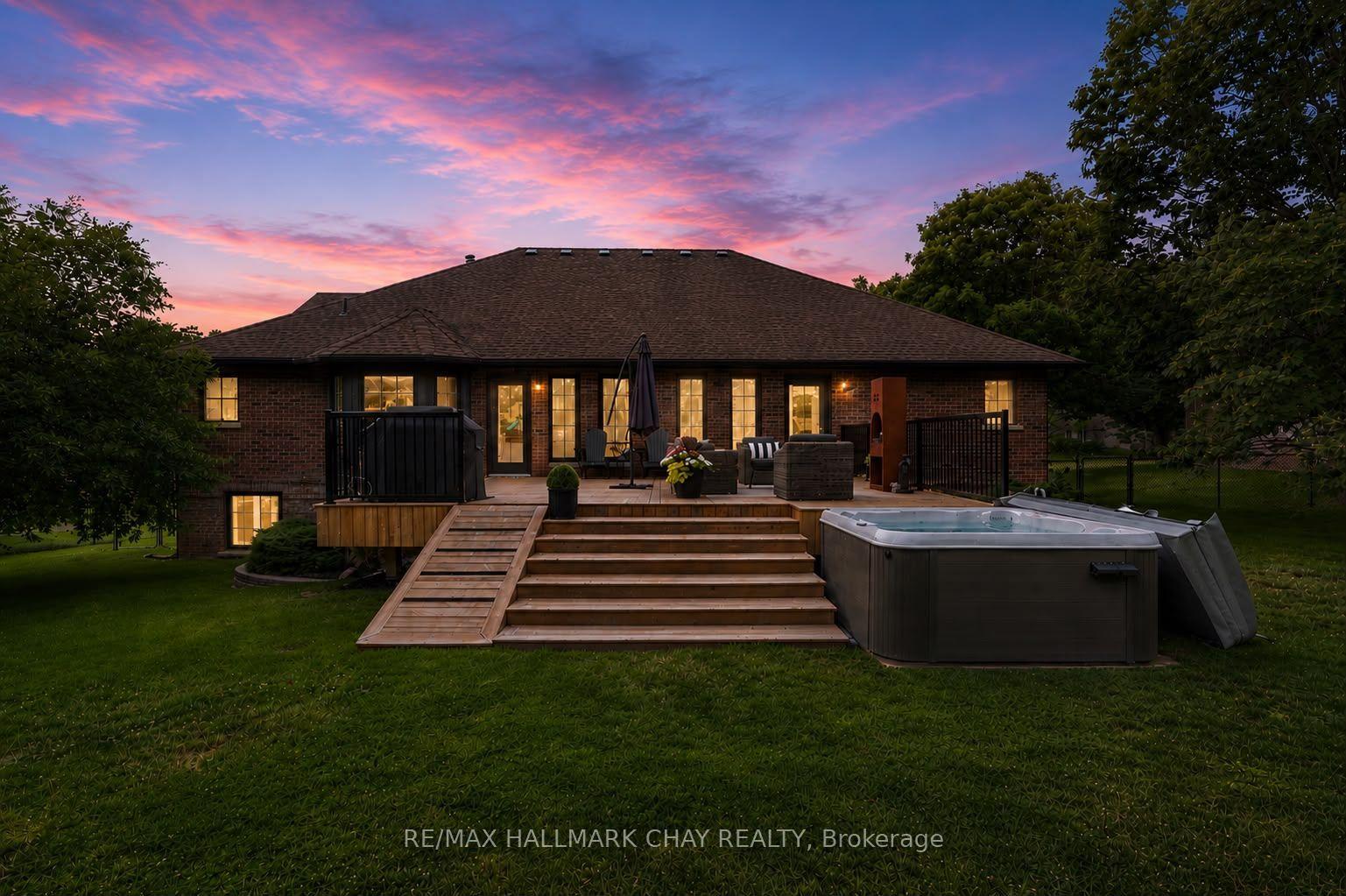 Photo 2 of 32 Forest Hill Drive, Springwater, Midhurst — HOMEH