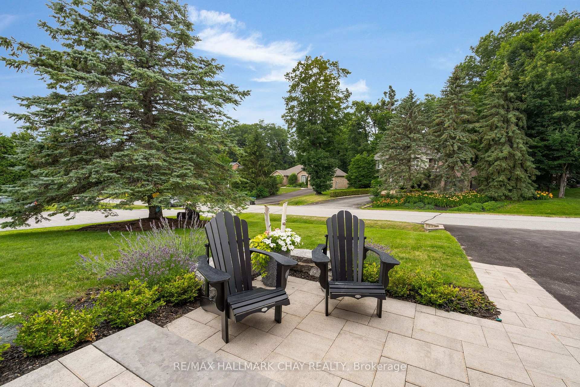 Photo 3 of 32 Forest Hill Drive, Springwater, Midhurst — HOMEH