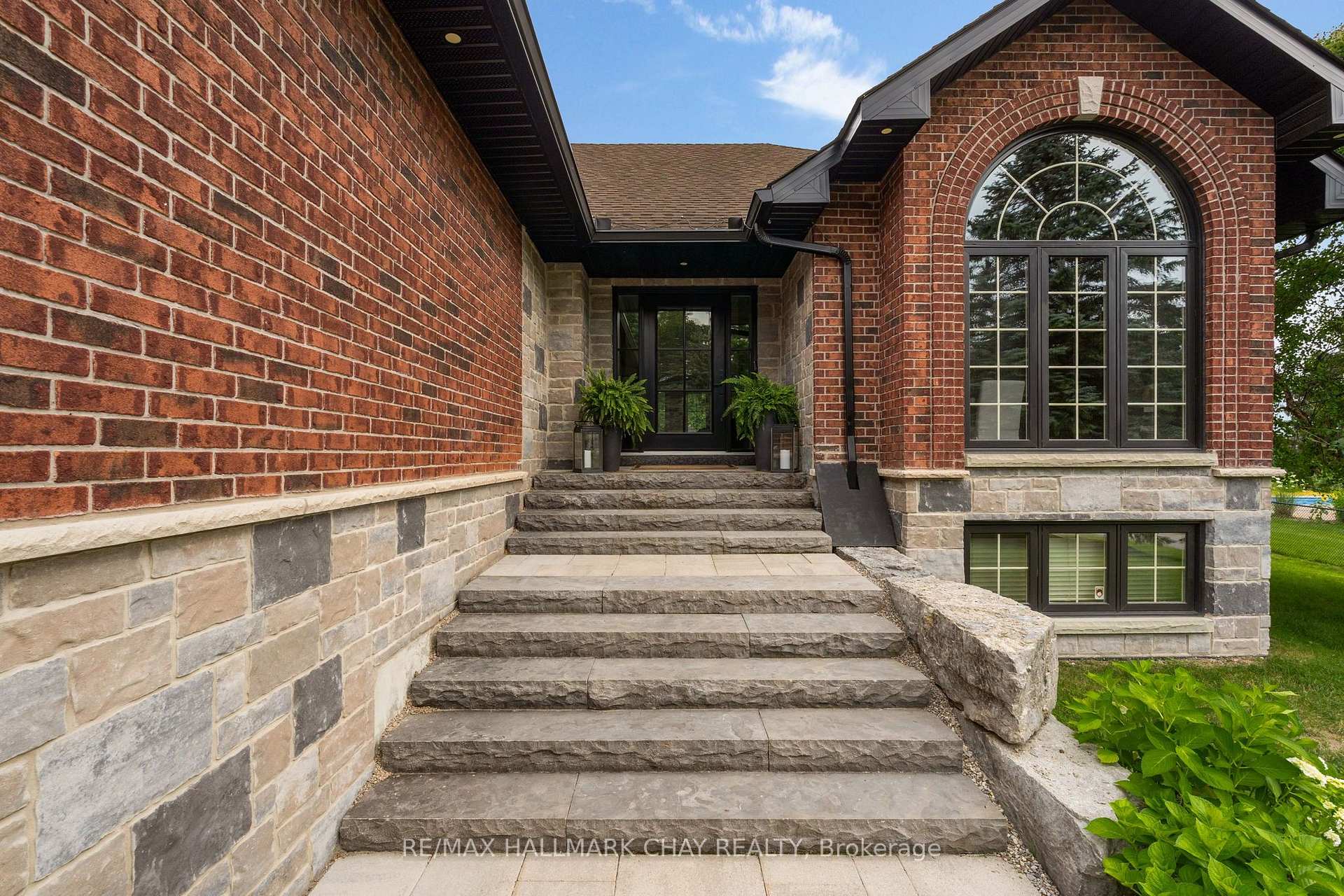 Photo 4 of 32 Forest Hill Drive, Springwater, Midhurst — HOMEH