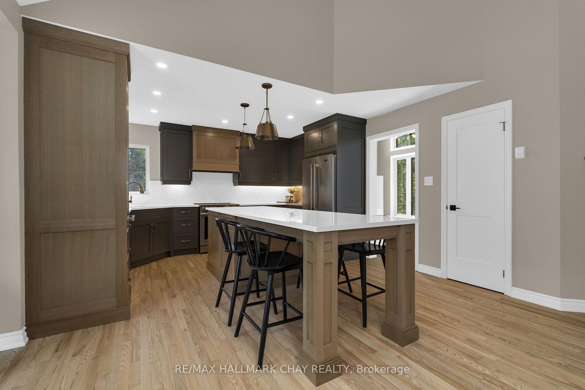 Photo 10 of 32 Forest Hill Drive, Springwater, Midhurst — HOMEH
