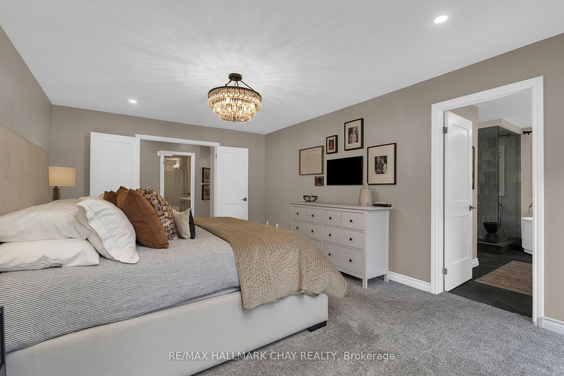 Photo 18 of 32 Forest Hill Drive, Springwater, Midhurst — HOMEH