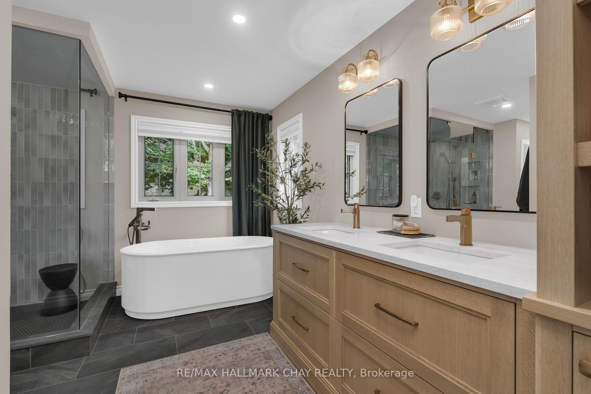 Photo 19 of 32 Forest Hill Drive, Springwater, Midhurst — HOMEH