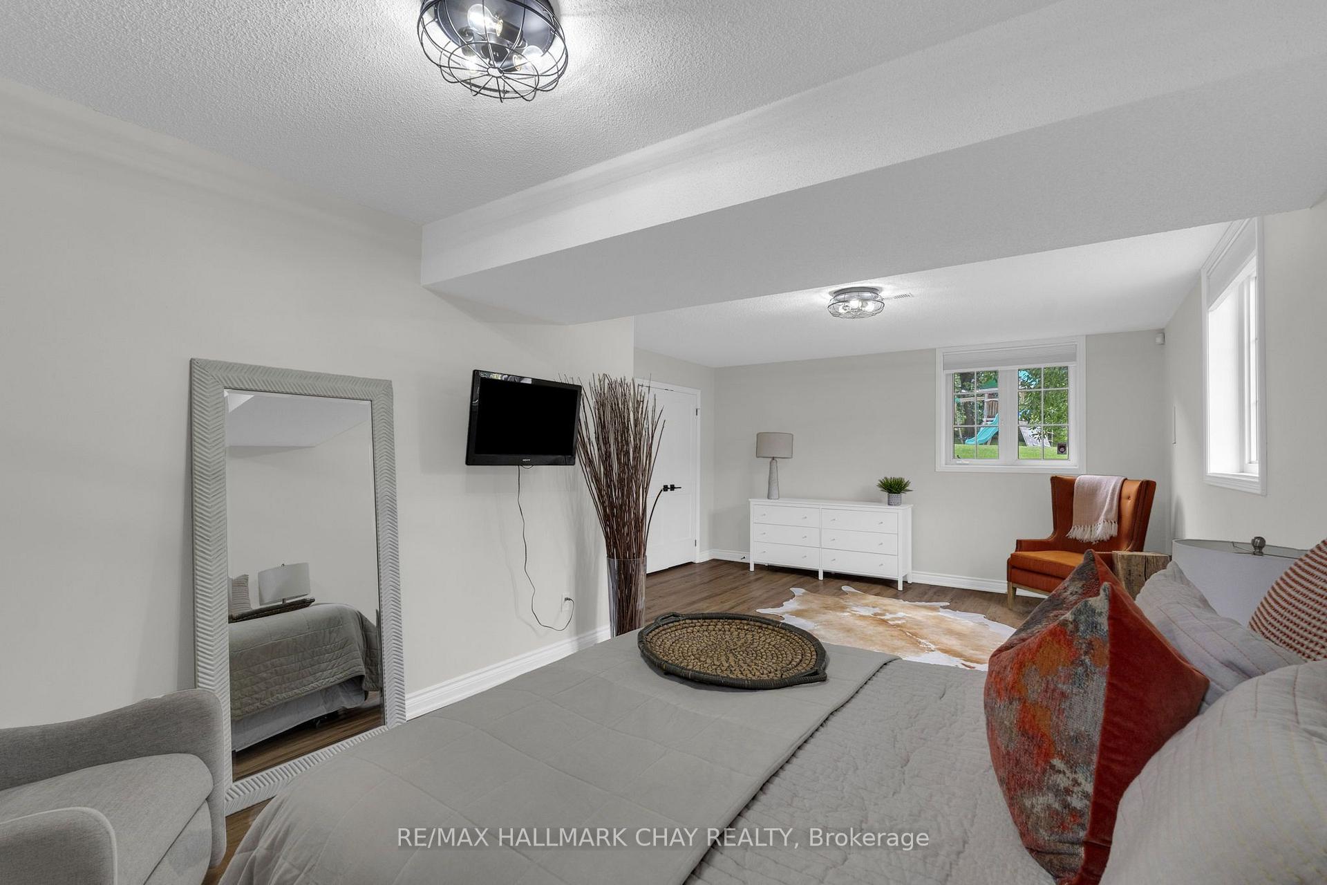 Photo 31 of 32 Forest Hill Drive, Springwater, Midhurst — HOMEH