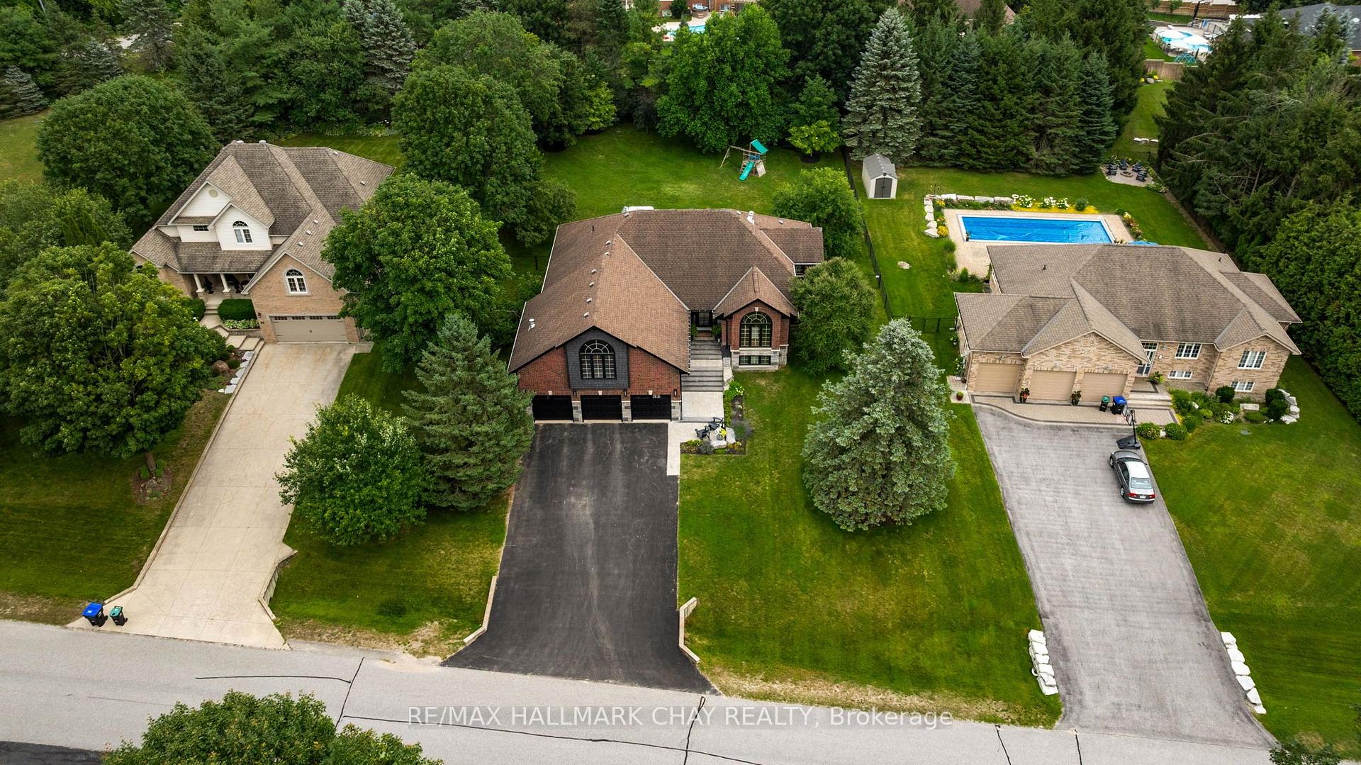 Photo 33 of 32 Forest Hill Drive, Springwater, Midhurst — HOMEH