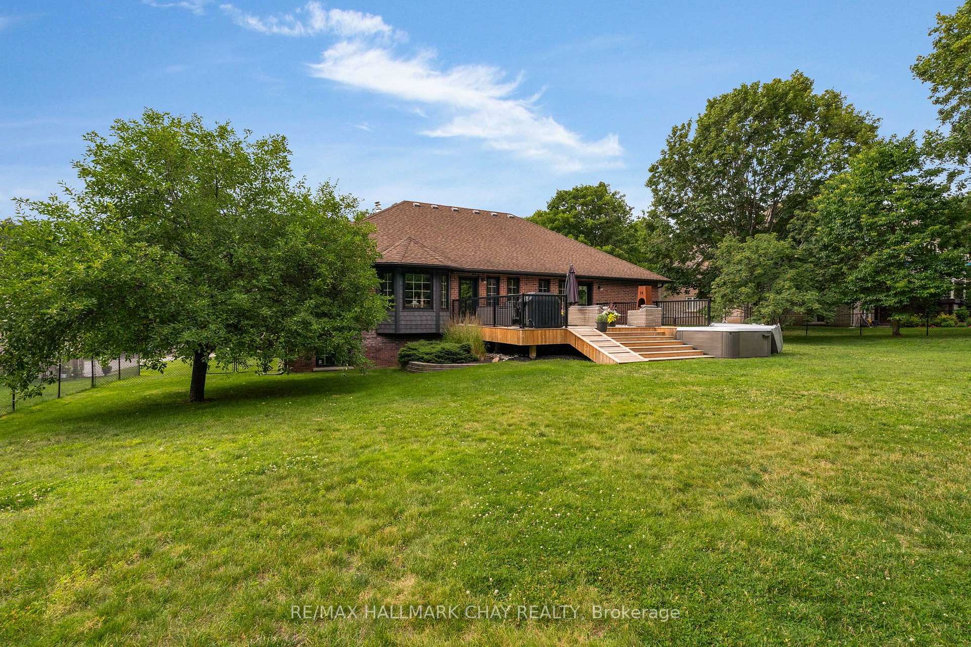 Photo 34 of 32 Forest Hill Drive, Springwater, Midhurst — HOMEH