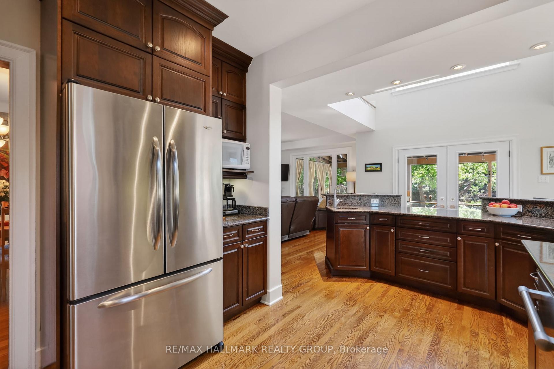 Photo 4 of 2043 Riverside Drive, Ottawa, Faircrest Heights — HOMEH