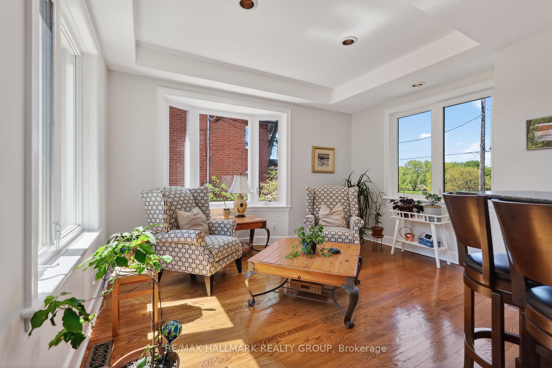 Photo 10 of 2043 Riverside Drive, Ottawa, Faircrest Heights — HOMEH