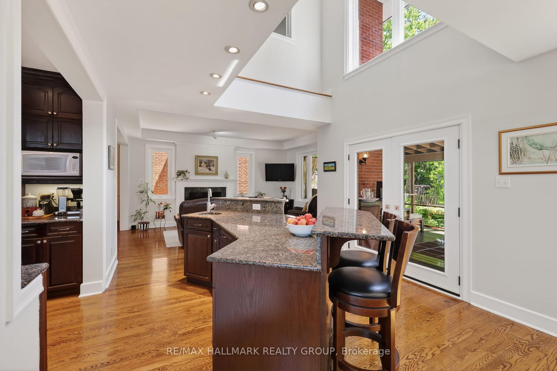Photo 11 of 2043 Riverside Drive, Ottawa, Faircrest Heights — HOMEH