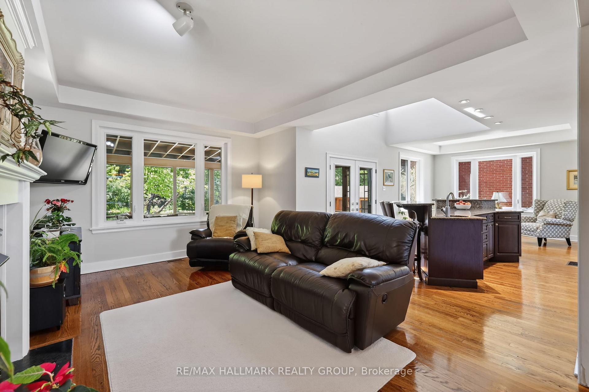 Photo 12 of 2043 Riverside Drive, Ottawa, Faircrest Heights — HOMEH