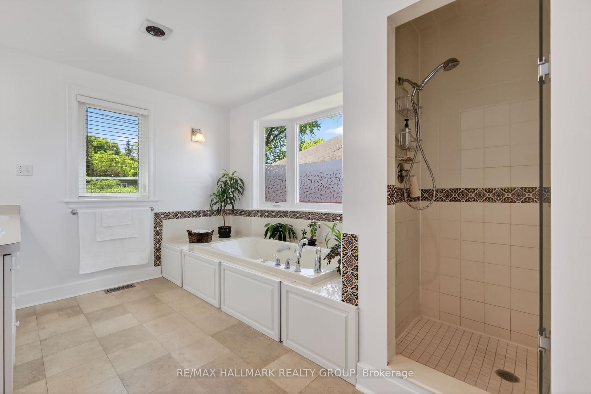 Photo 27 of 2043 Riverside Drive, Ottawa, Faircrest Heights — HOMEH