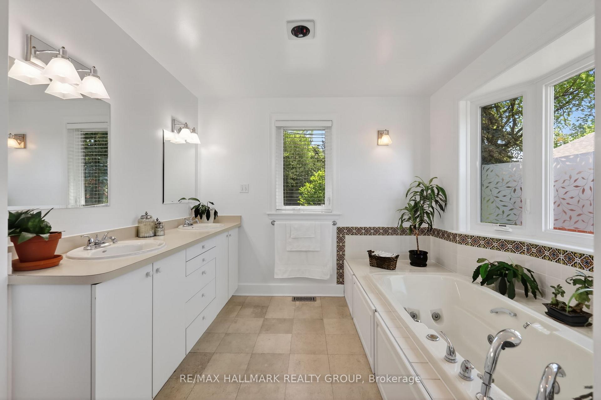 Photo 28 of 2043 Riverside Drive, Ottawa, Faircrest Heights — HOMEH