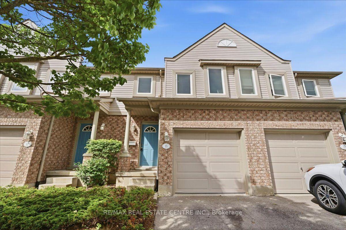 Photo 2 of 15 Roehampton Crescent, Guelph, Pineridge/Westminster Woods — HOMEH