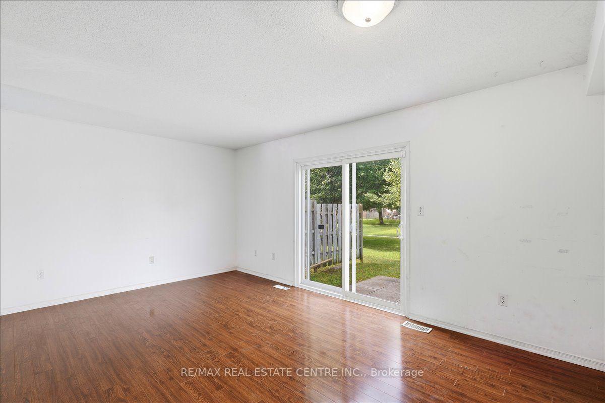 Photo 7 of 15 Roehampton Crescent, Guelph, Pineridge/Westminster Woods — HOMEH