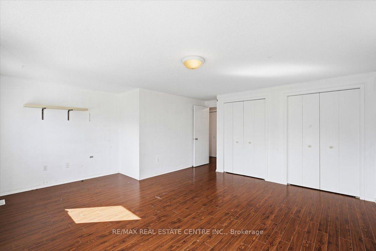 Photo 14 of 15 Roehampton Crescent, Guelph, Pineridge/Westminster Woods — HOMEH