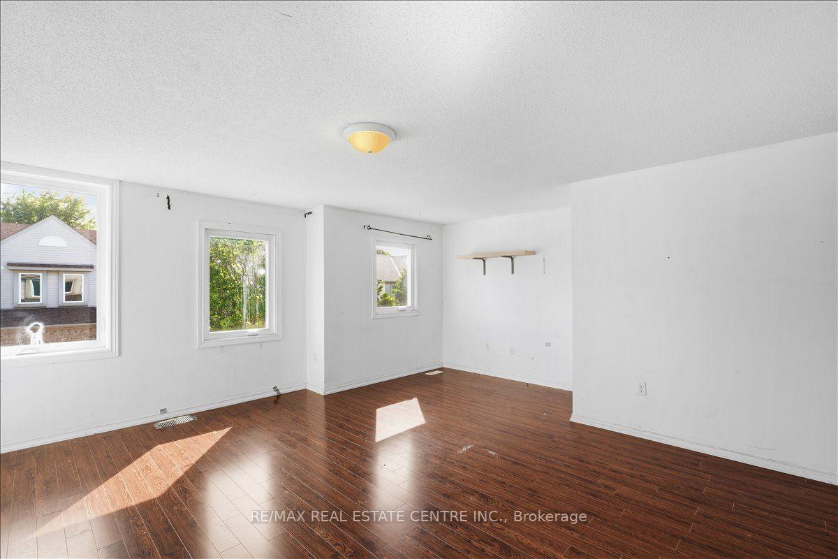 Photo 15 of 15 Roehampton Crescent, Guelph, Pineridge/Westminster Woods — HOMEH