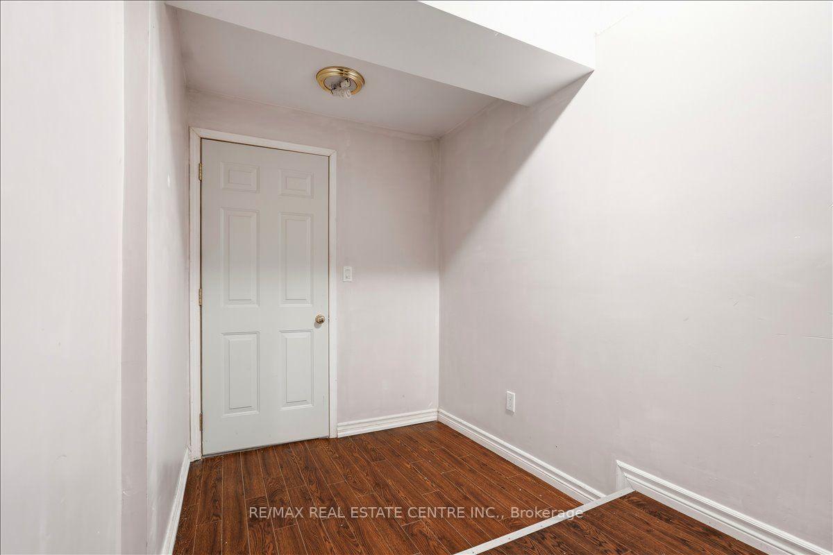Photo 19 of 15 Roehampton Crescent, Guelph, Pineridge/Westminster Woods — HOMEH