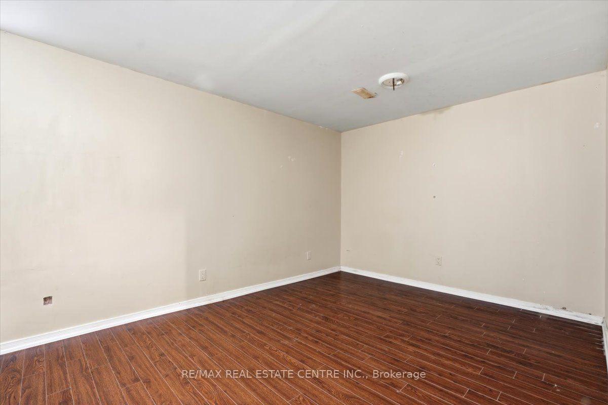 Photo 21 of 15 Roehampton Crescent, Guelph, Pineridge/Westminster Woods — HOMEH