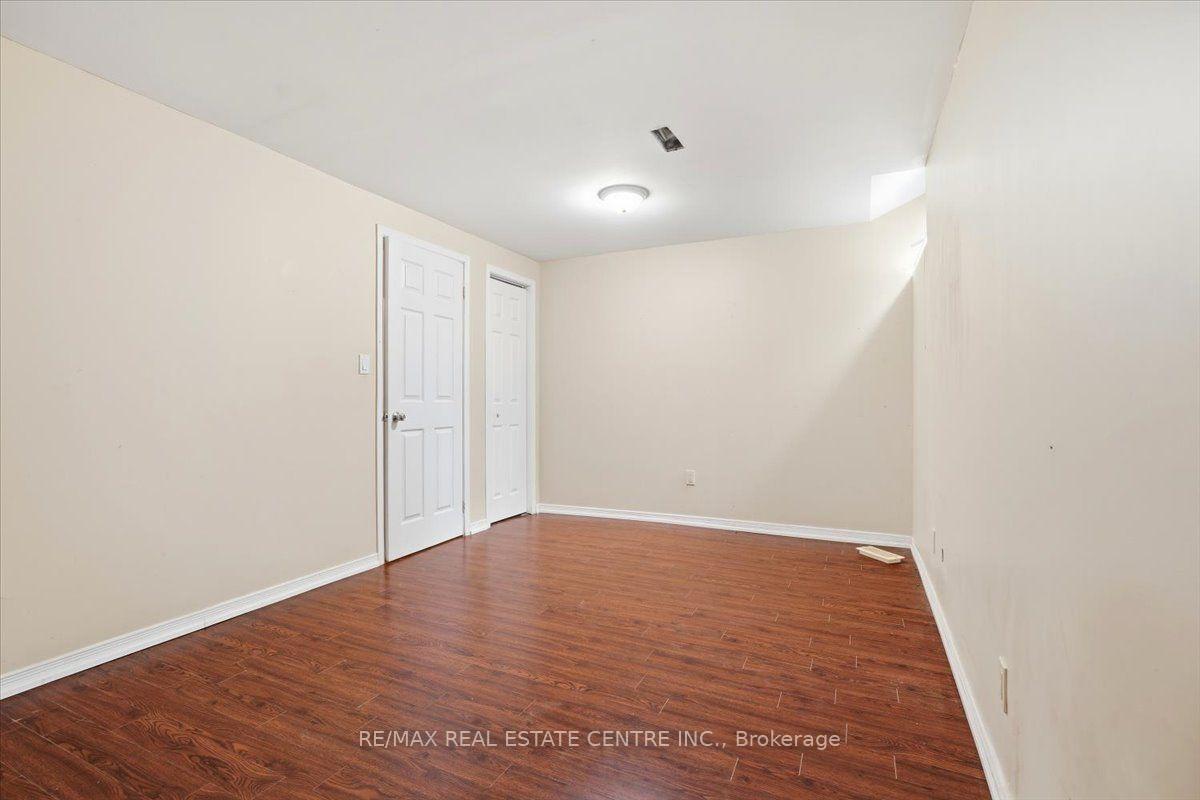 Photo 22 of 15 Roehampton Crescent, Guelph, Pineridge/Westminster Woods — HOMEH