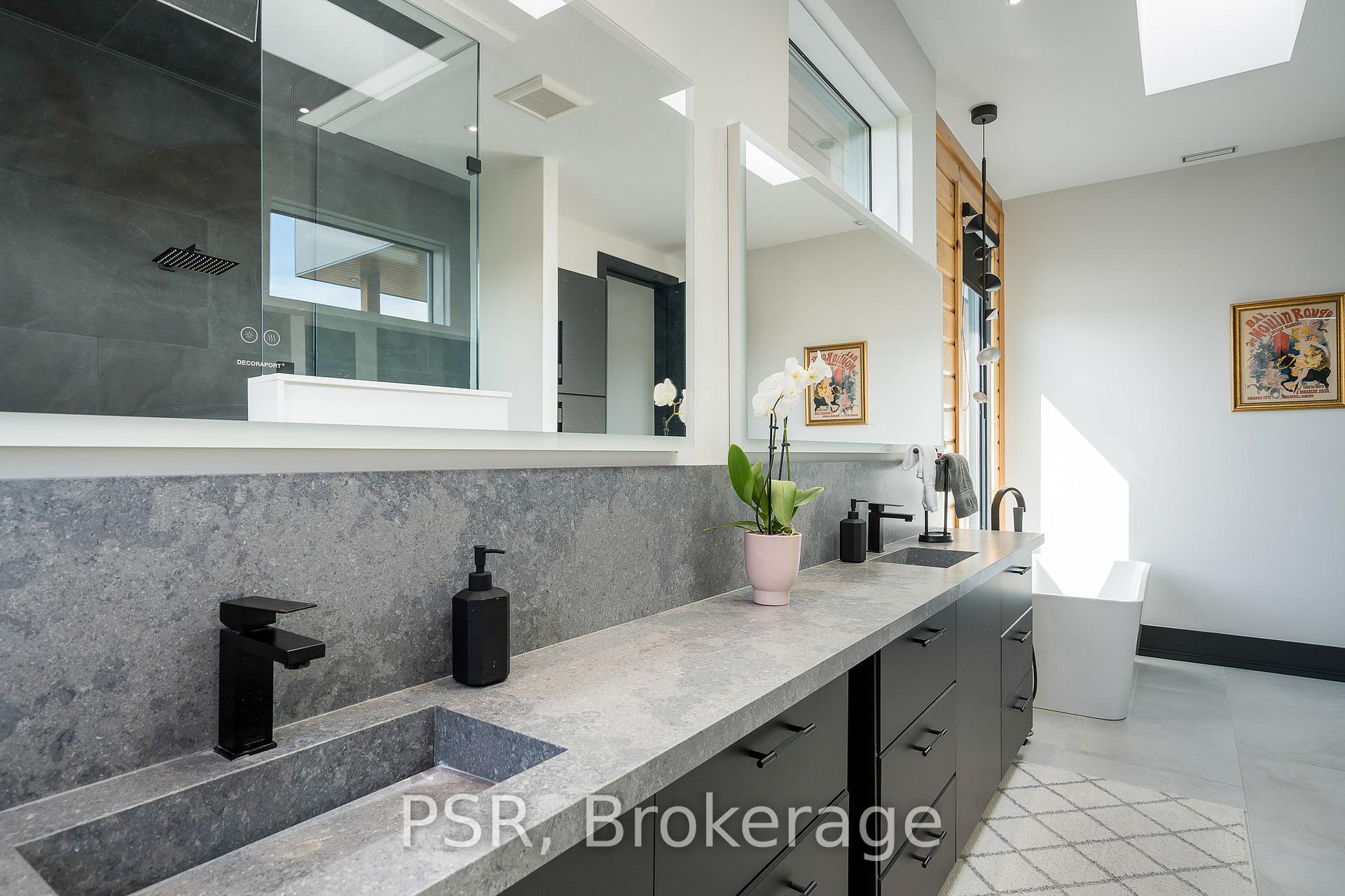 Photo 15 of 4 Raintree Court, Clearview, Rural Clearview — HOMEH