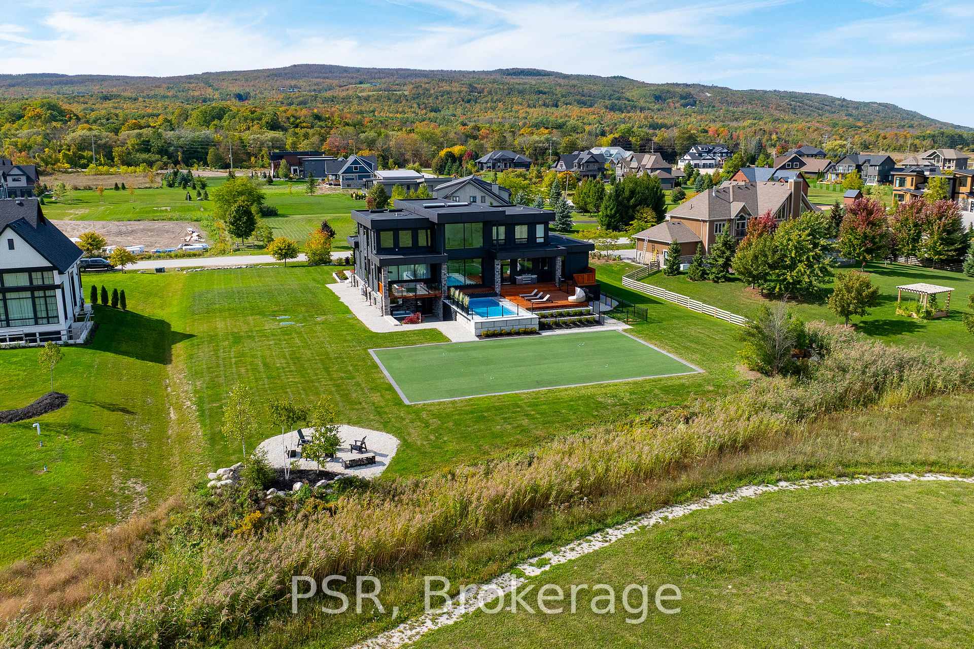 Photo 26 of 4 Raintree Court, Clearview, Rural Clearview — HOMEH