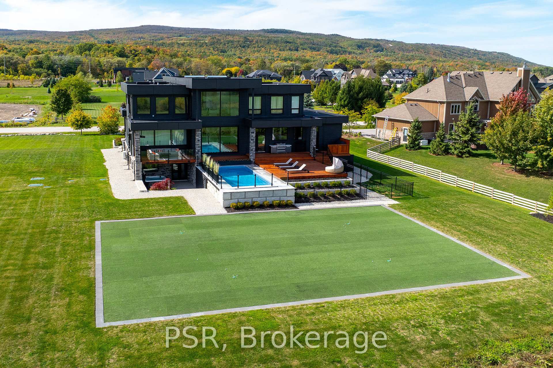 Photo 27 of 4 Raintree Court, Clearview, Rural Clearview — HOMEH