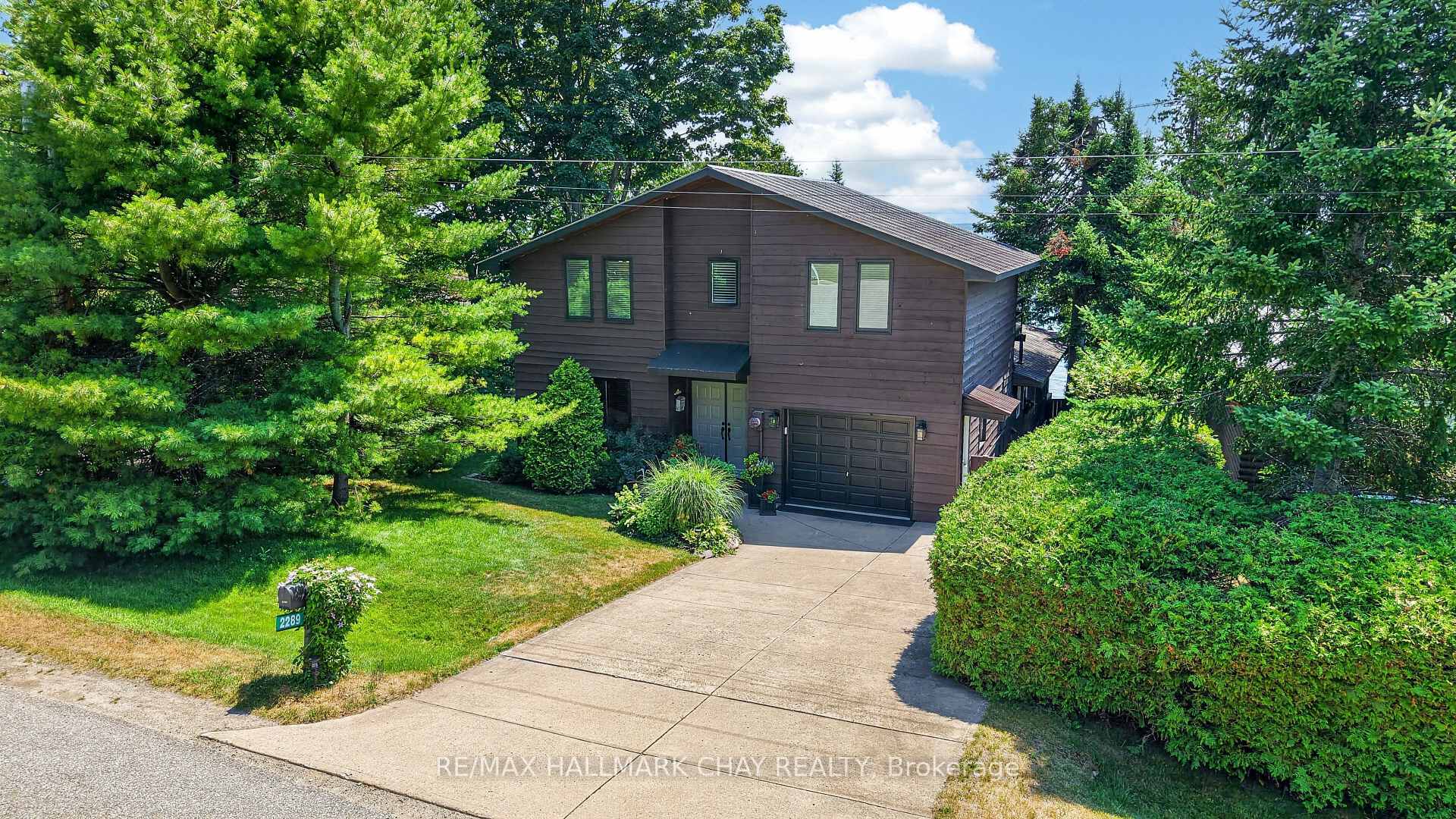 Photo 2 of 2289 Lakeshore Road E, Oro-Medonte, Rural Oro-Medonte — HOMEH